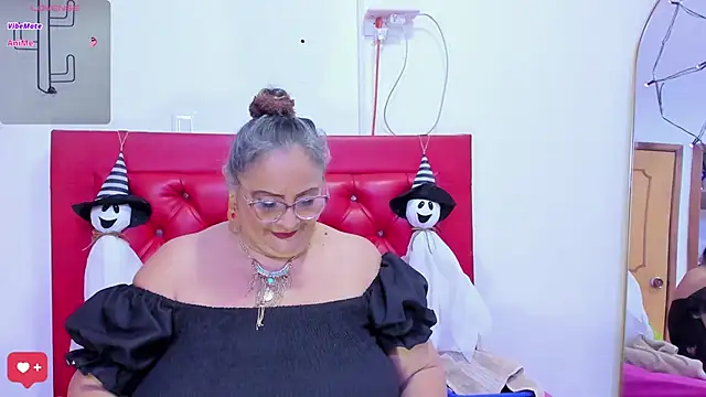 Snapshot of BBW_salome chatting on September 2025 08:59:02 PM BBW salome online show from September 2025 08:59:02 PM