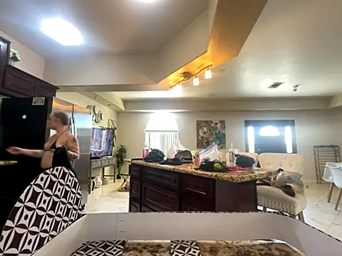 Snapshot of tatted-bitty chatting on September 2025 08:20:01 PM tatted-bitty online show from September 2025 08:20:01 PM