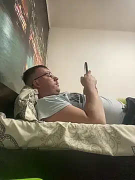 ionut9879 online show from December 2025 12:18:01 PM