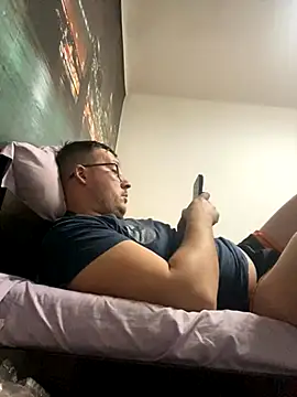 ionut9879 online show from November 2025 11:48:01 AM