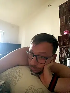 ionut9879 online show from September 2025 12:16:02 PM