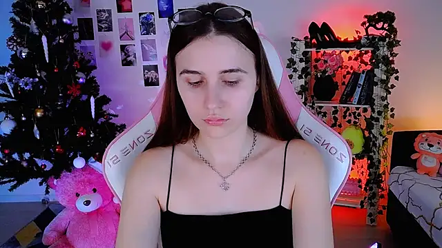 Snapshot of AliceCharmy chatting on December 2024 12:17:02 PM AliceCharmy online show from December 2024 12:17:02 PM