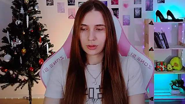 Snapshot of AliceCharmy chatting on December 2024 12:29:02 PM AliceCharmy online show from December 2024 12:29:02 PM