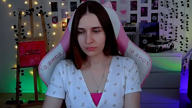 Snapshot of AliceCharmy chatting on October 2025 05:41:01 AM AliceCharmy online show from October 2025 05:41:01 AM