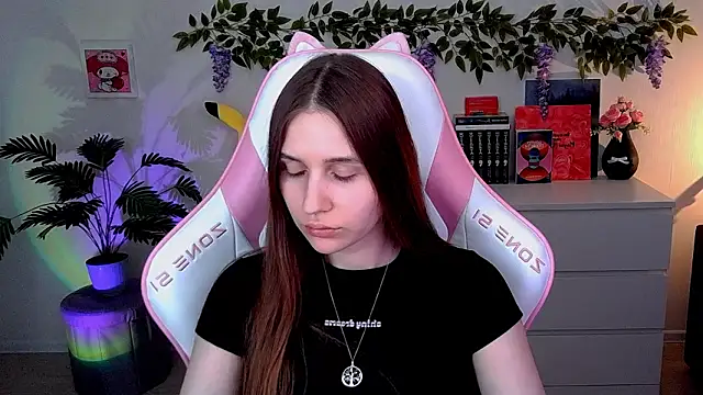 AliceCharmy online show from March 2026 04:08:01 PM