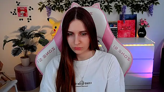 AliceCharmy online show from April 2026 01:48:02 PM