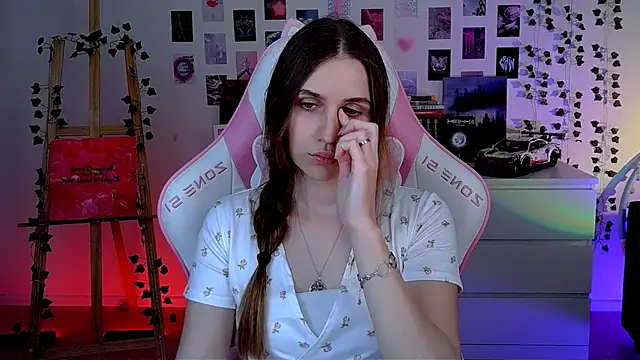 Snapshot of AliceCharmy chatting on September 2025 02:04:01 PM AliceCharmy online show from September 2025 02:04:01 PM