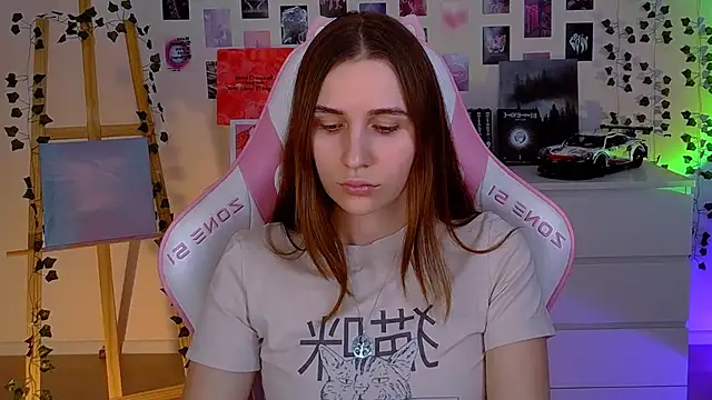 Snapshot of AliceCharmy chatting on February 2025 02:44:01 PM AliceCharmy online show from February 2025 02:44:01 PM