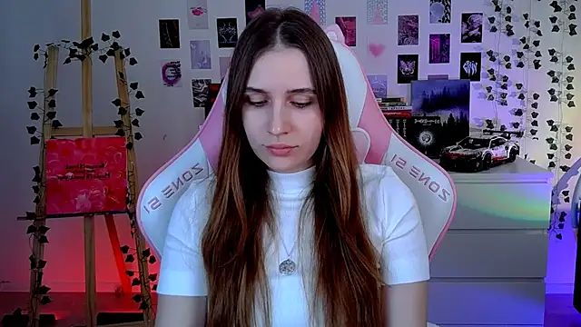 Snapshot of AliceCharmy chatting on September 2025 10:03:01 AM AliceCharmy online show from September 2025 10:03:01 AM