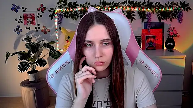 AliceCharmy online show from April 2026 03:40:02 PM