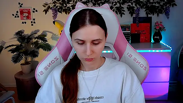 AliceCharmy online show from April 2026 02:43:01 PM