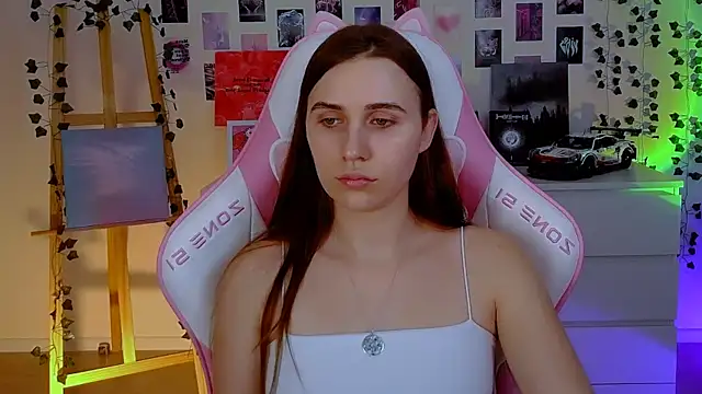 Snapshot of AliceCharmy chatting on February 2025 04:03:01 PM AliceCharmy online show from February 2025 04:03:01 PM