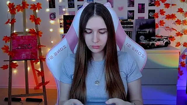 Snapshot of AliceCharmy chatting on November 2025 06:18:02 AM AliceCharmy online show from November 2025 06:18:02 AM