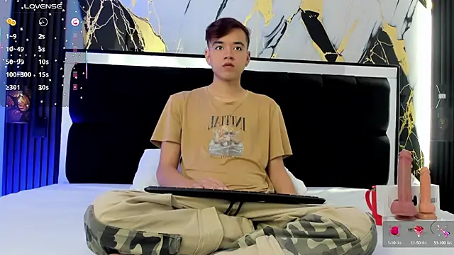 Snapshot of bunny_maxi chatting on October 2025 12:29:02 PM bunny maxi online show from October 2025 12:29:02 PM