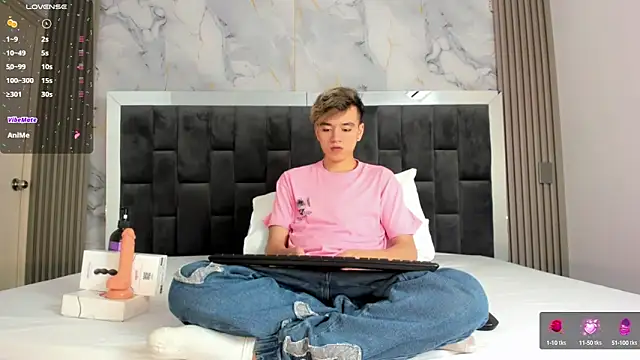 Snapshot of bunny_maxi chatting on February 2025 01:08:01 PM bunny maxi online show from February 2025 01:08:01 PM