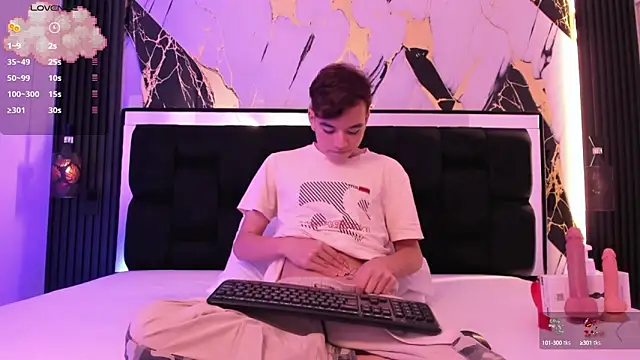 Snapshot of bunny_maxi chatting on October 2025 12:39:01 PM bunny maxi online show from October 2025 12:39:01 PM