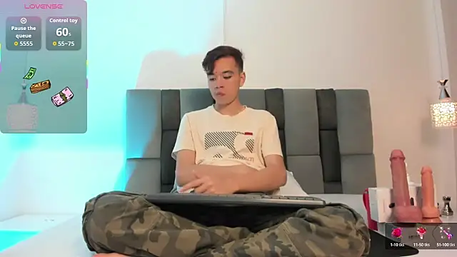 Snapshot of bunny_maxi chatting on October 2025 12:28:01 PM bunny maxi online show from October 2025 12:28:01 PM