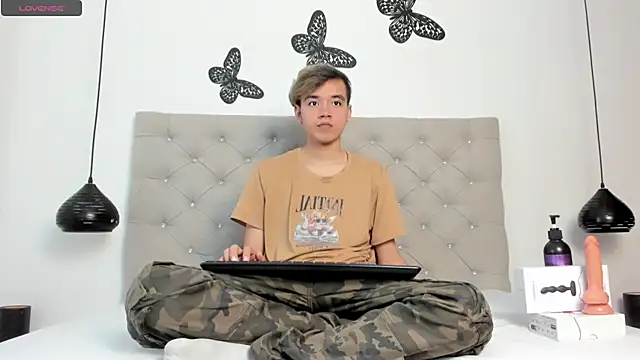 Snapshot of bunny_maxi chatting on February 2025 01:47:02 PM bunny maxi online show from February 2025 01:47:02 PM