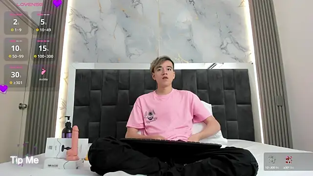 Snapshot of bunny_maxi chatting on February 2025 12:30:02 PM bunny maxi online show from February 2025 12:30:02 PM