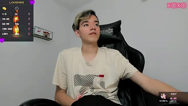 Snapshot of bunny_maxi chatting on March 2025 03:32:02 PM bunny maxi online show from March 2025 03:32:02 PM