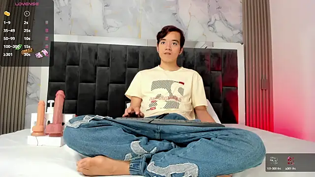 Snapshot of bunny_maxi chatting on October 2025 12:28:02 PM bunny maxi online show from October 2025 12:28:02 PM