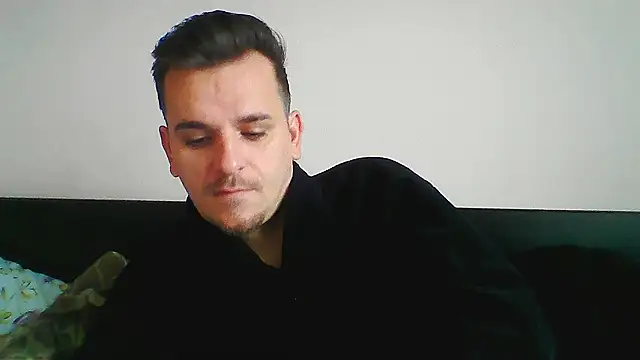 Huge cock22cm online show from October 2025 07:42:02 AM