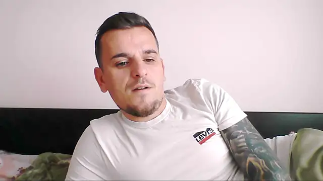 Huge cock22cm online show from September 2025 10:33:02 AM