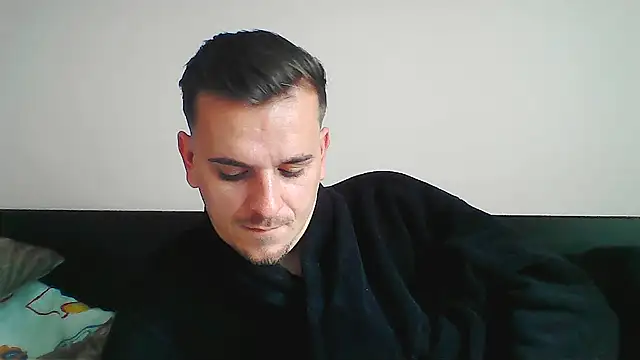 Huge cock22cm online show from October 2025 10:45:02 AM