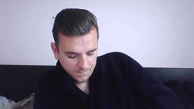 Huge cock22cm online show from November 2025 09:15:02 AM