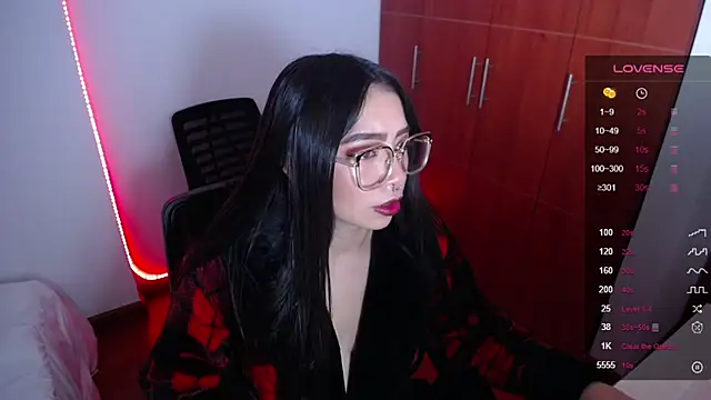 Snapshot of megan_bluee23 chatting on February 2025 02:20:01 PM megan bluee23 online show from February 2025 02:20:01 PM