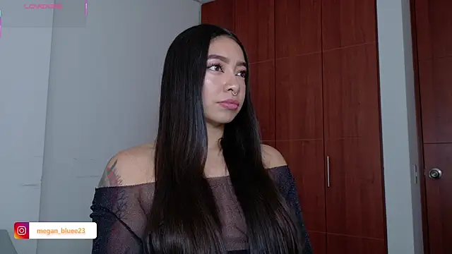 megan bluee23 online show from December 2025 04:22:01 PM