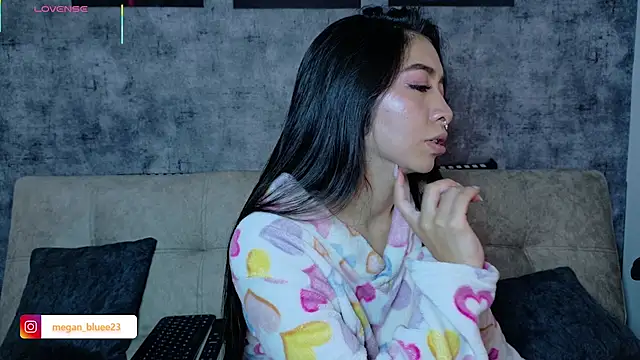 megan bluee23 online show from April 2026 02:54:02 PM