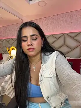 Snapshot of Brenda_Garcia chatting on November 2025 08:23:01 PM Brenda Garcia online show from November 2025 08:23:01 PM