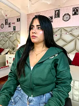 Snapshot of Brenda_Garcia chatting on October 2025 08:19:01 PM Brenda Garcia online show from October 2025 08:19:01 PM