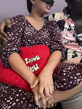 Snapshot of Magical-Couple-telugu chatting on March 2025 03:24:02 PM Magical-Couple-telugu online show from March 2025 03:24:02 PM
