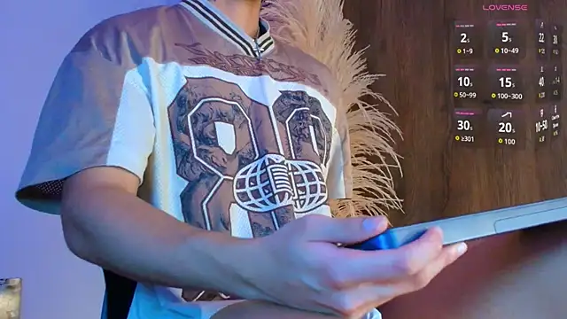 Josep Davies online show from November 2025 09:29:01 PM