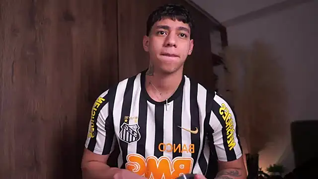 Josep Davies online show from April 2026 11:00:01 PM