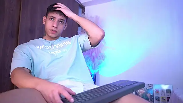 Josep Davies online show from December 2025 07:37:02 PM