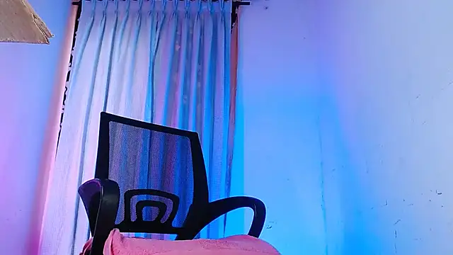 Snapshot of DanteSantoro chatting on February 2026 01:02:01 PM DanteSantoro online show from February 2026 01:02:01 PM