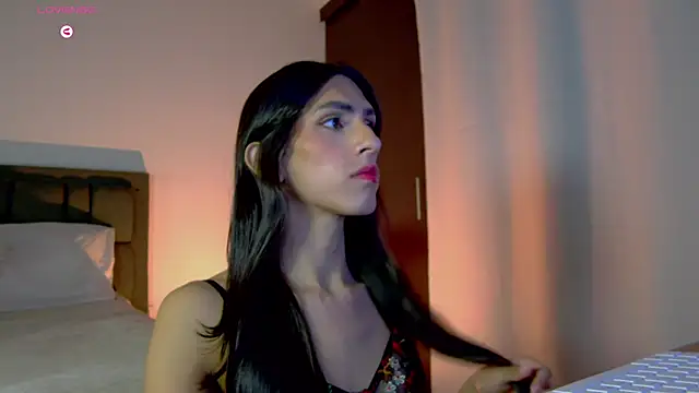 AlanaSofiia online show from April 2026 01:48:01 PM