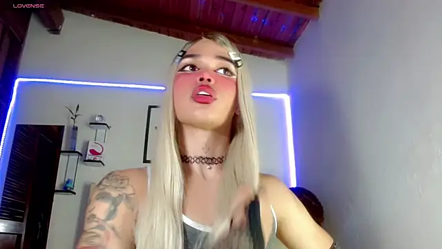 Snapshot of ladytslatina chatting on January 2025 08:39:02 AM ladytslatina online show from January 2025 08:39:02 AM