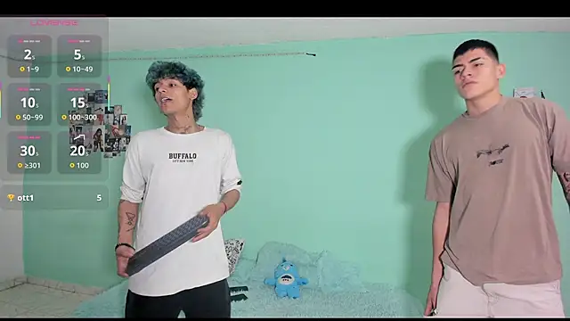 Snapshot of oliverhot2005 chatting on October 2025 03:24:01 PM oliverhot2005 online show from October 2025 03:24:01 PM