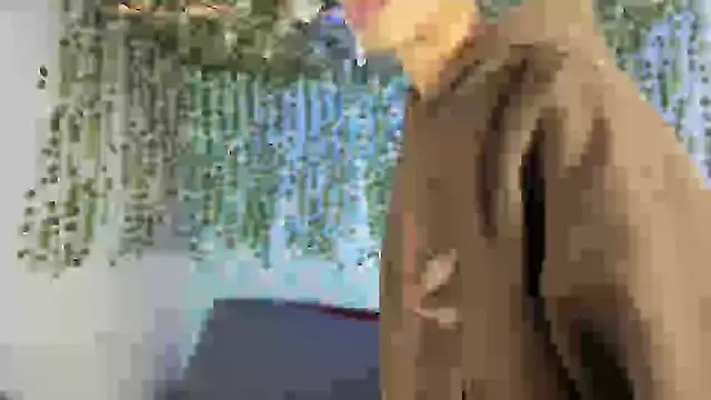 oliverhot2005 online show from September 2025 08:05:01 PM