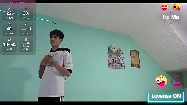 Snapshot of oliverhot2005 chatting on October 2025 10:53:01 PM oliverhot2005 online show from October 2025 10:53:01 PM