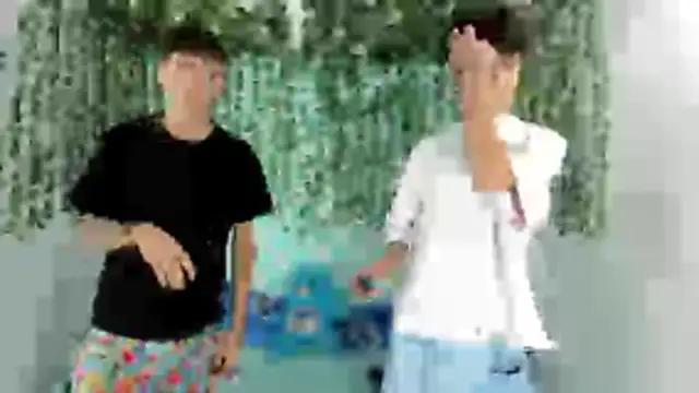 Snapshot of oliverhot2005 chatting on December 2025 03:58:02 PM oliverhot2005 online show from December 2025 03:58:02 PM