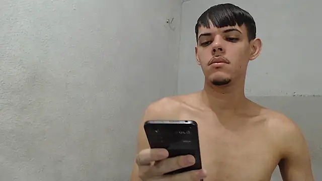 MicaelRian69 online show from January 2026 04:58:01 PM