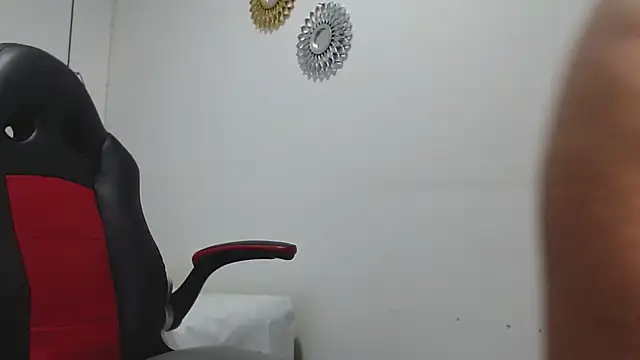 yulia-wolf online show from May 2026 05:56:01 PM