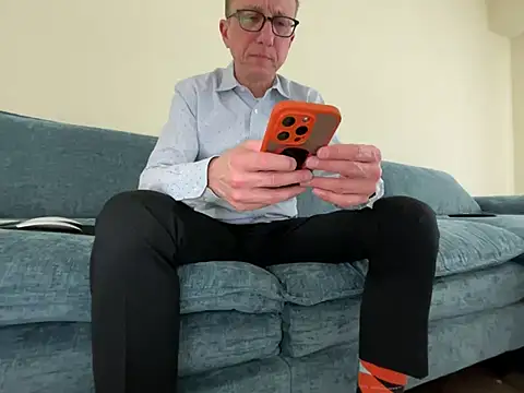 mouser21212 online show from April 2026 10:38:01 PM