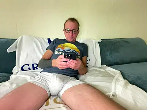 mouser21212 online show from October 2025 01:46:02 AM