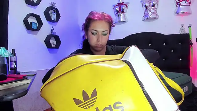 LucyStrike  online show from November 2025 11:27:02 PM